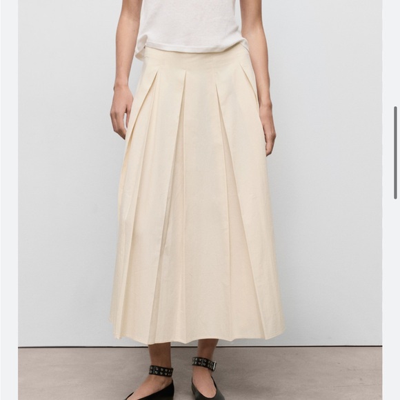 Mango Dresses & Skirts - Mango Pleated Midi Skirt